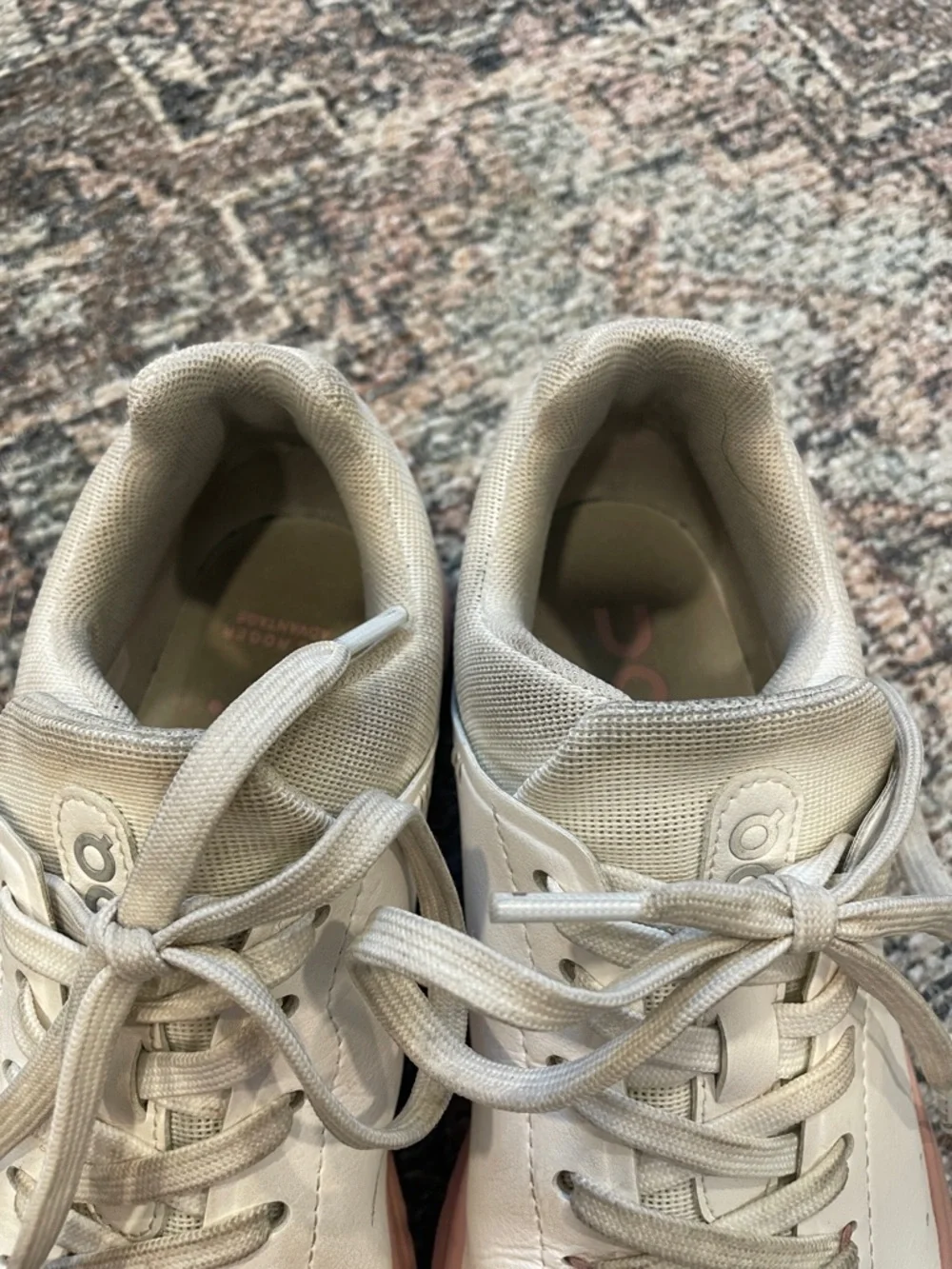 On Running The Roger Advantage Sneakers White Women’s 7.5